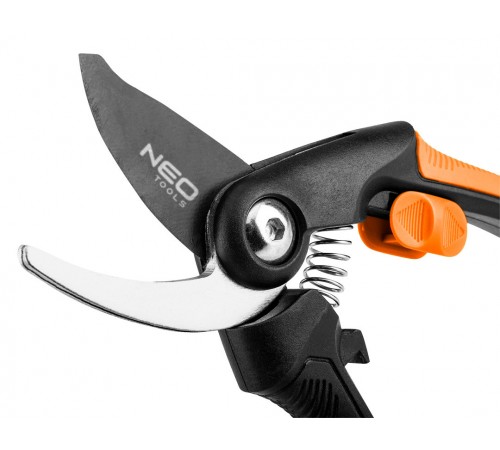 Секатор для сада Neo Tools, арт. 15-210 – 210 мм, обрезка веток и побегов