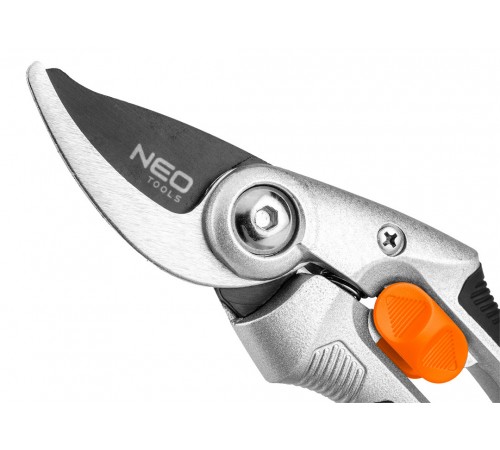 Секатор для сада Neo Tools, арт. 15-212 – 210 мм, обрезка веток и побегов