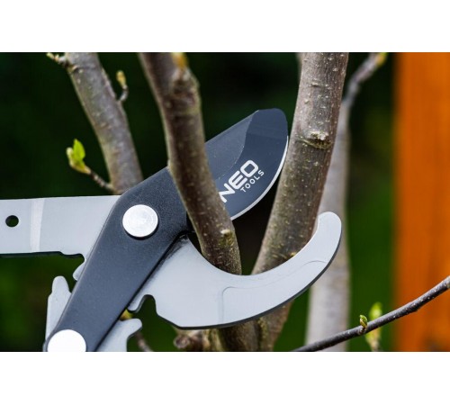 Веткорез обходной NEO TOOLS 665 мм — обрезка веток до 42 мм с телескопическими ручками