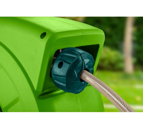 Шланг с автоматической намоткой Verto 15G891, 20+2 м, с разбрызгивателем и соединителями
