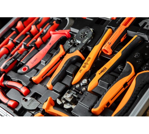 Чемодан электрика Neo Tools 01-310, 108 предметов